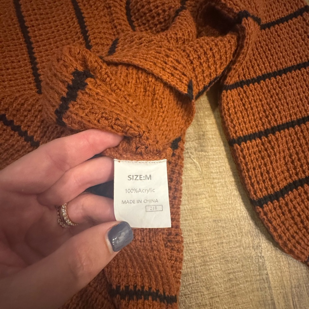 Sweater - Picture 3 of 4